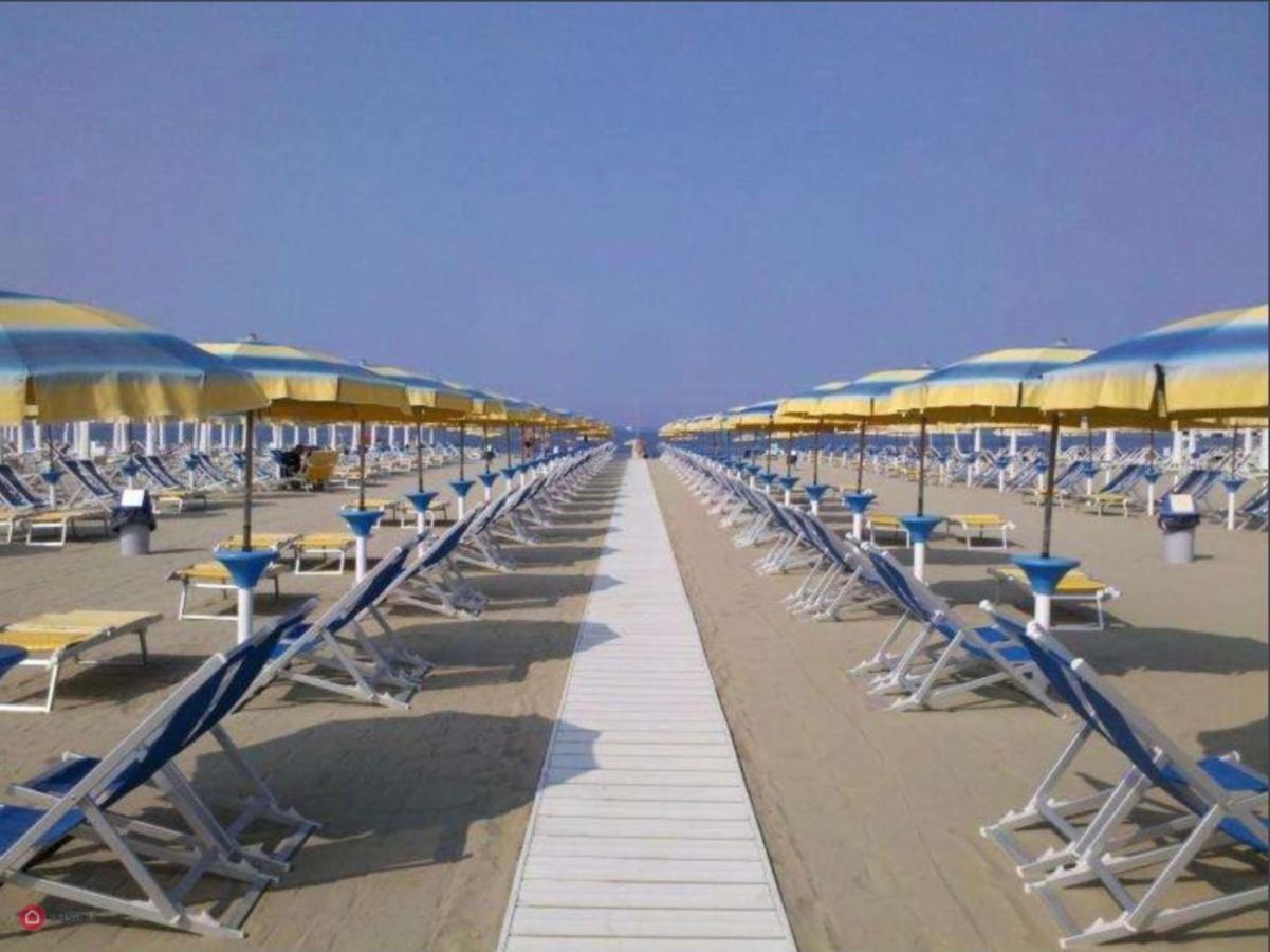 La Conchiglia A Marina Apartment Marina Di Carrara Ngoại thất bức ảnh