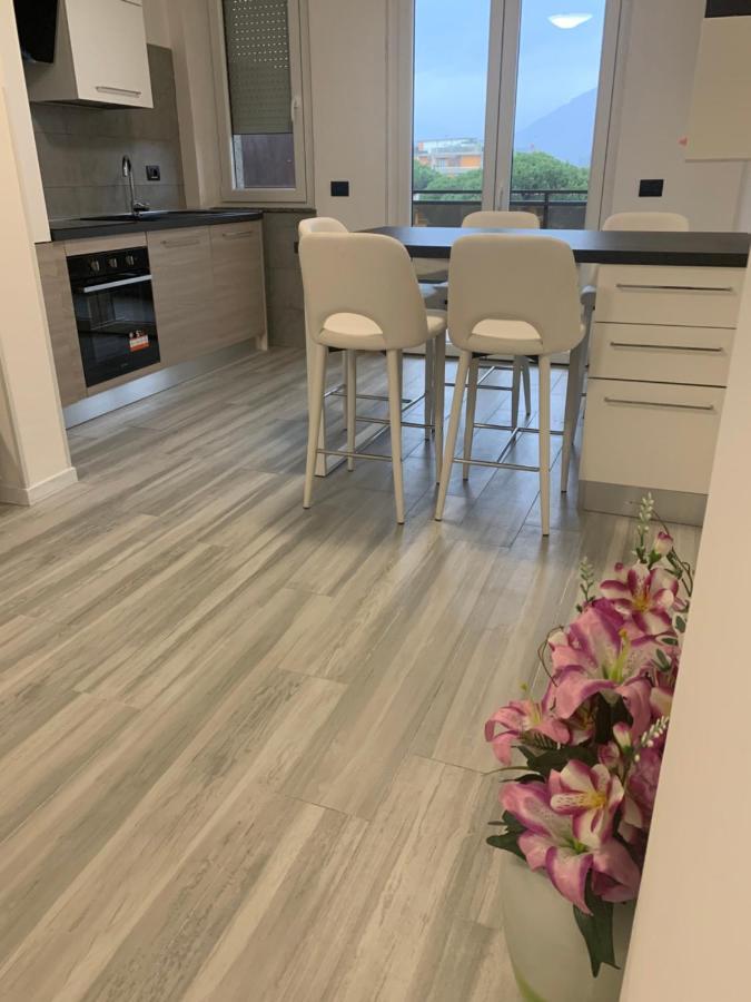 La Conchiglia A Marina Apartment Marina Di Carrara Ngoại thất bức ảnh