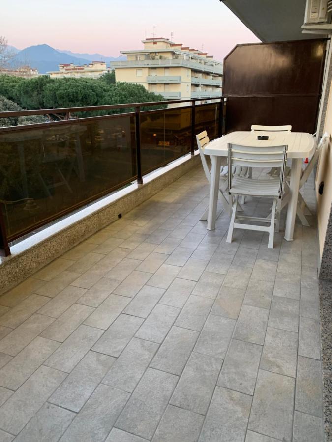 La Conchiglia A Marina Apartment Marina Di Carrara Ngoại thất bức ảnh