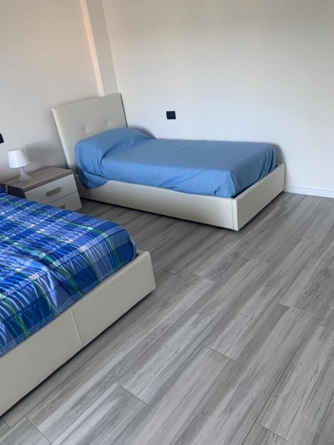 La Conchiglia A Marina Apartment Marina Di Carrara Ngoại thất bức ảnh