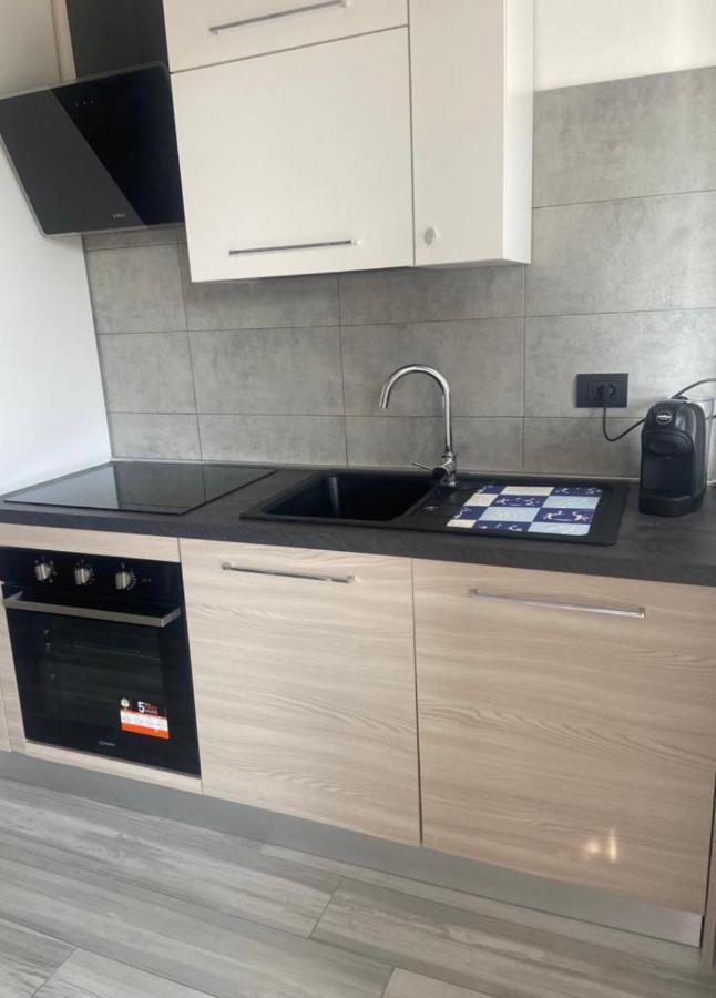 La Conchiglia A Marina Apartment Marina Di Carrara Ngoại thất bức ảnh